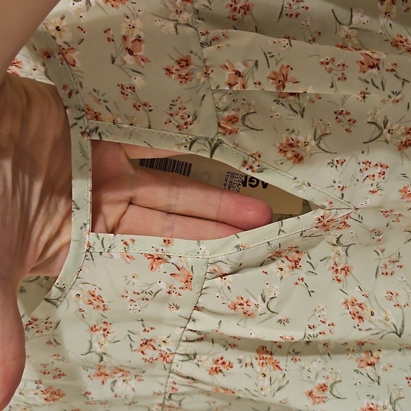 Agnes Orinda Pale Green Floral Keyhole Blouse. NWT - Picture 3 of 5